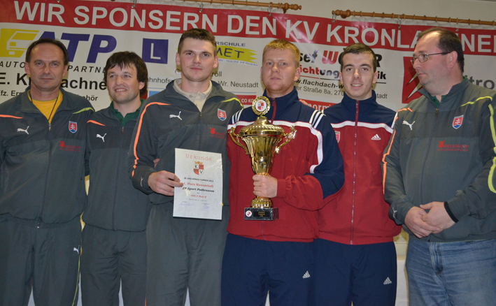 PONJAVIC LEVI I ZAVARKO SA DIPLOMOM U AUSTRIJI