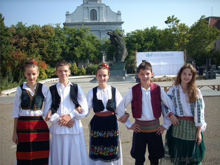 Etnos_-_Deca_u_nosnjama