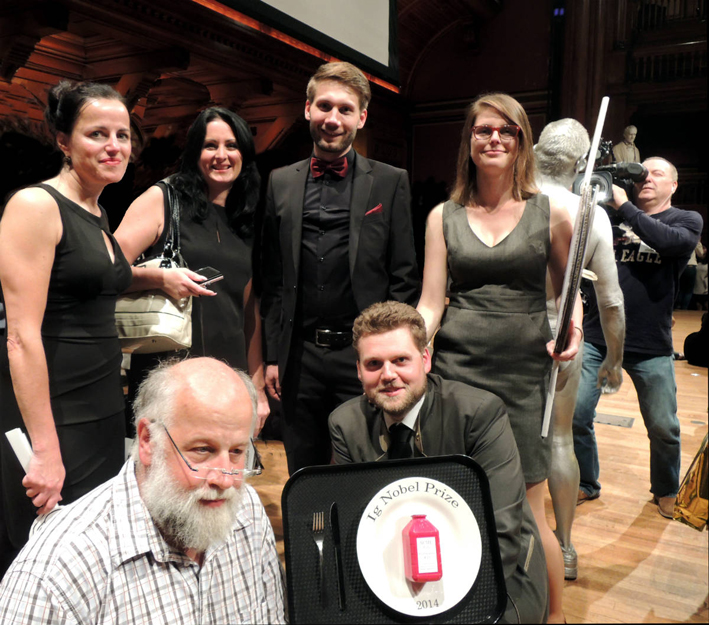 FN - NEMACKA - IG Nobel prize 2014 group photo