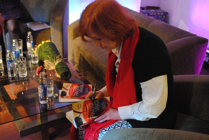 ljubica potpisivanje