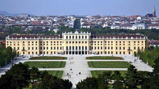 Vienna-Schoenbrunn-castle