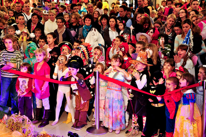 Deciji maskenbal u Delta City-ju