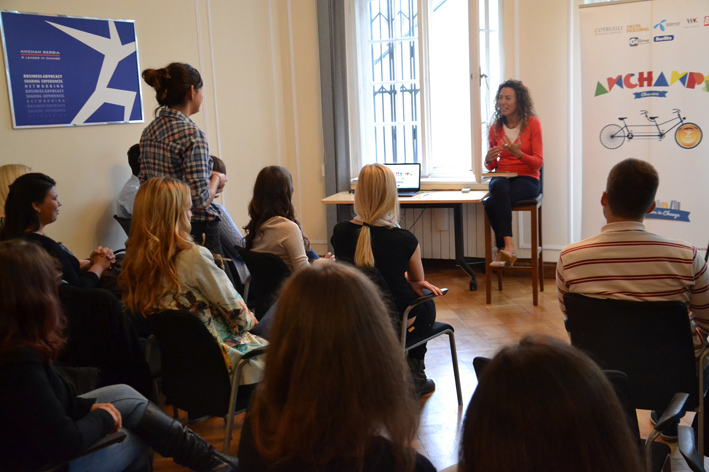 Dodela sertifikata polaznicima AmChamps letnje skole Maja Piscevic