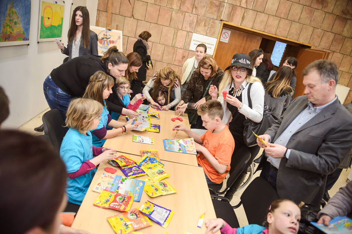 Kreativna radionica clanova udruzenja Plava skoljka Fotografija 3