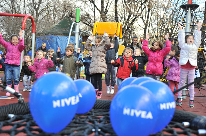NIVEA - stalo nam je gde nam rastu deca