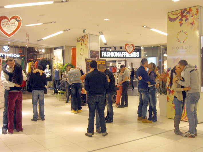 Najduzi poljubac takmicari