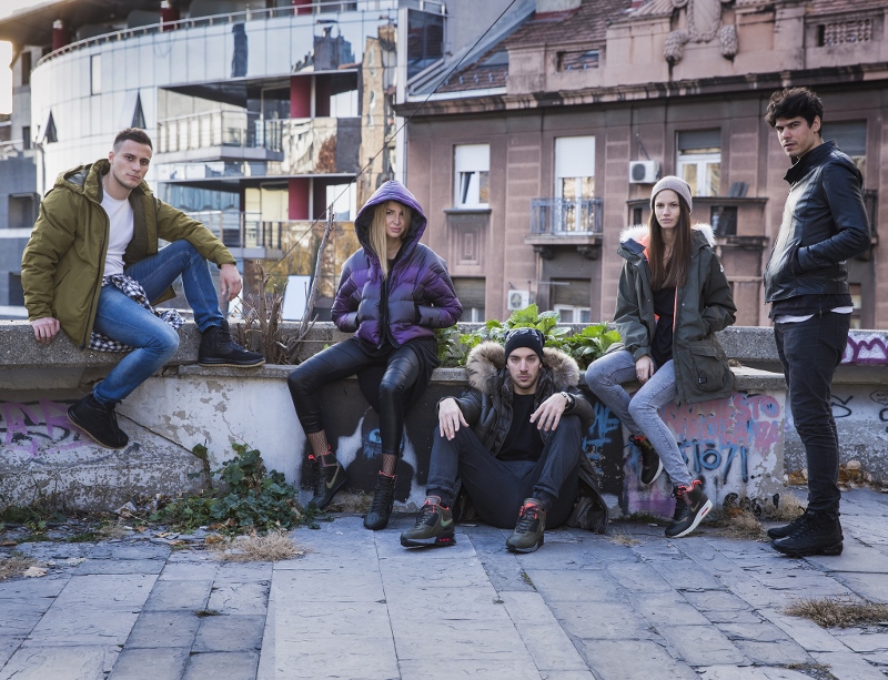 Poznati u SneakerBootsu