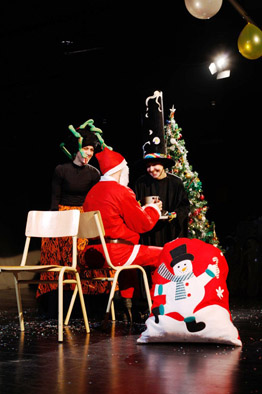 Scena iz predstave Deda Mraz u Zemlji cuda