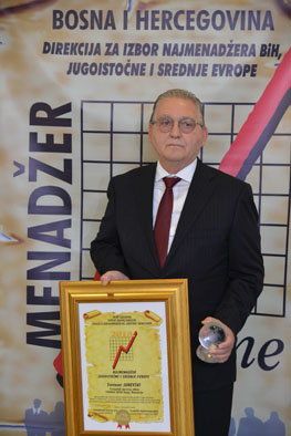 Svetozar Janevski sa urucenom nagradom