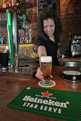 heineken pivo pet koraka
