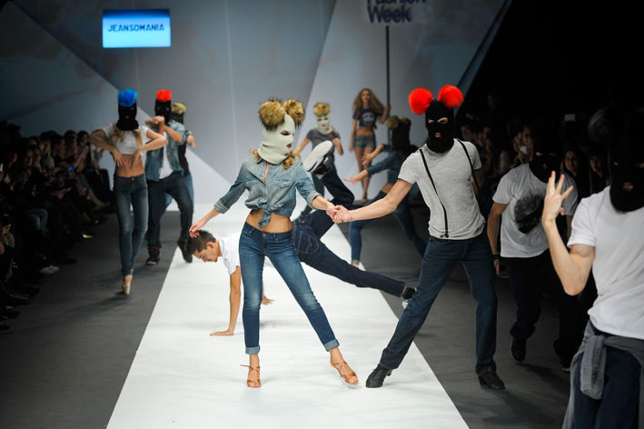 FASHION COMPANY press