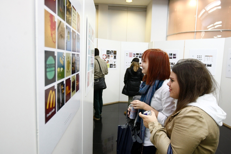 Izlozba studenata FPU u KomBank Art holu