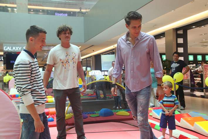 Glumci filma Montevideo