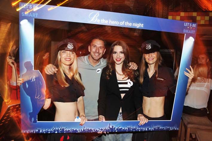 Sara Jovanovic i Hero of the night