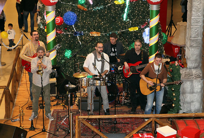 St_Louis_band_na_zatvaranju_Carobnog_grada