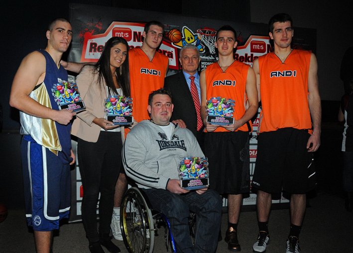 basketasi, Milica Mandic, Drazenko Mitrovic i Zoran Micovic, predsednik Paraolimpijskog komiteta Srbije