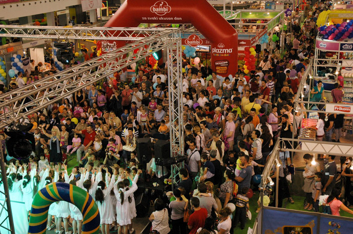 deciji_sajam_2011_pogled_na_halu