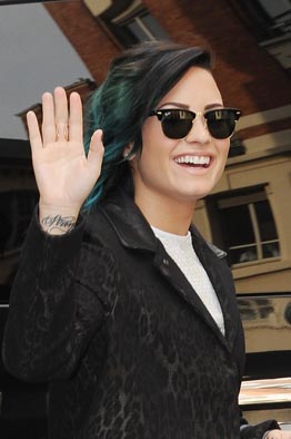 Demi-Lovato paris