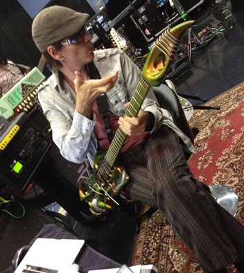 emerald-ultra-guitar-steve-vai-460-85