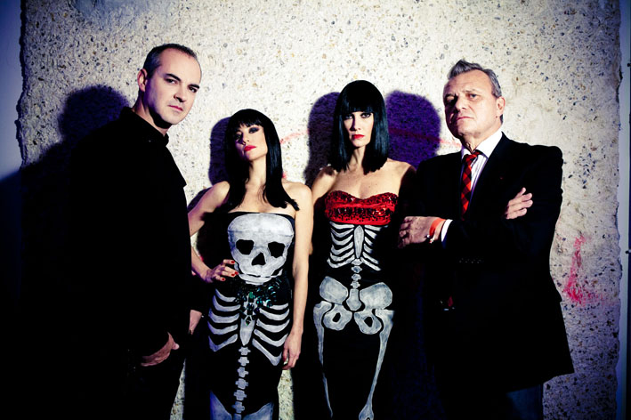 Dawn_of_Innocence_-_Clanovi_sastava_Nouvelle_Vague_sa_kreatorom_Zan_Sarl_de_Kastelbazak_om_DESNO