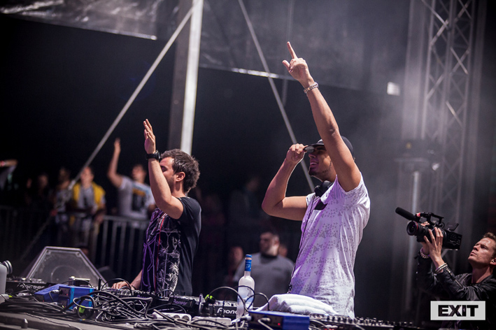 Afrojack vs Quintino