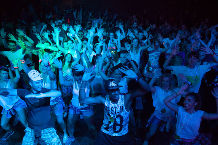 Latino-Stage-foto-A-Kamasi