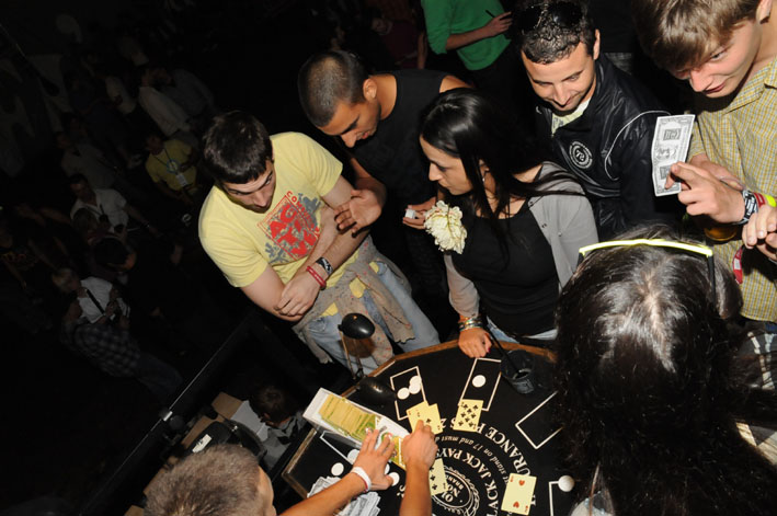 guzva za stolom za Black Jack