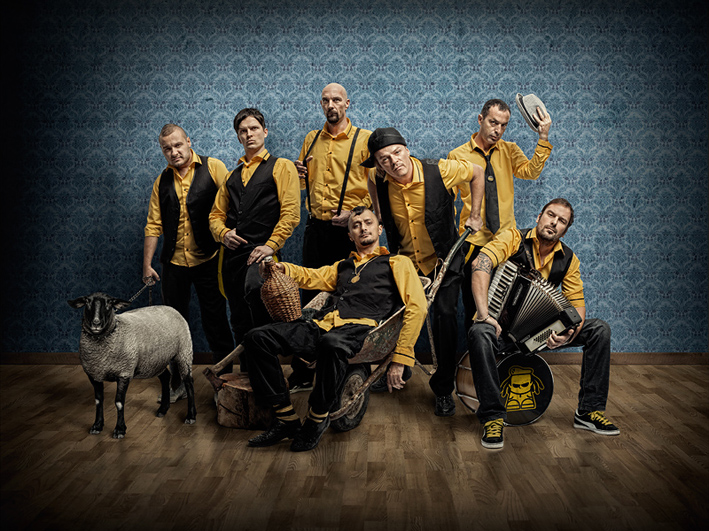 DK-PromoPhoto-Press-W800px