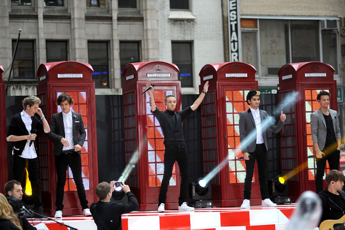 One-Direction-111312-21