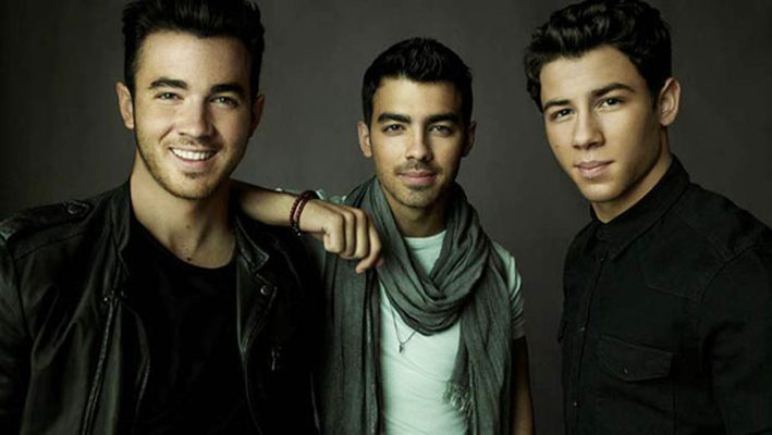 jonas-brothers-2013