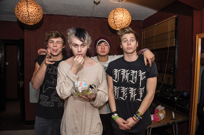 5-Seconds-Of-Summer-universalmusic.rs-(1)