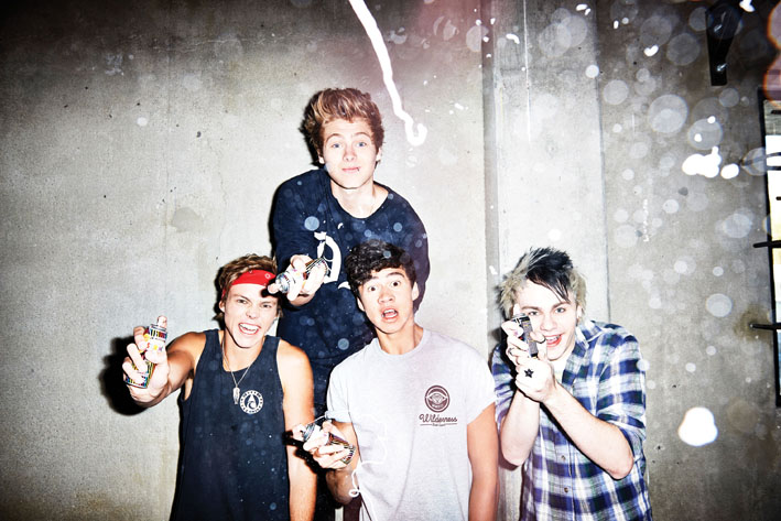 5-Seconds-Of-Summer-universalmusic.rs-(2)