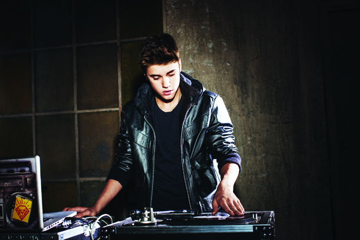 Justin_Bieber_2012_universalmusic.rs_(1)