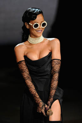 Rihanna_2012_Victoria_Secret_Fashion_Show