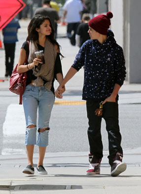 Selena_Gomez_Justin_Bieber_2012