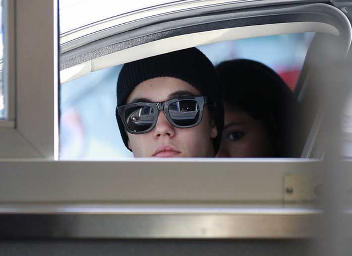 Selena_Gomez_Justin_Bieber_car
