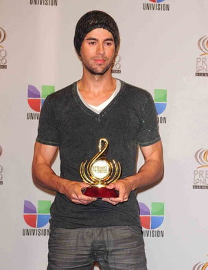 enrique-iglesias-premio-lo-nuestro