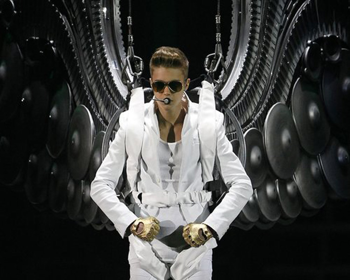 justin-bieber-2013-tour