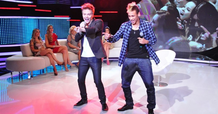 michel-telo-danca-com-neymar-no-programa-da-hebe