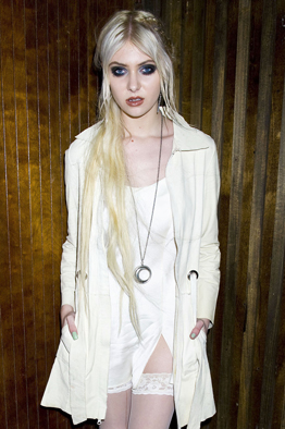 taylor_momsen_1