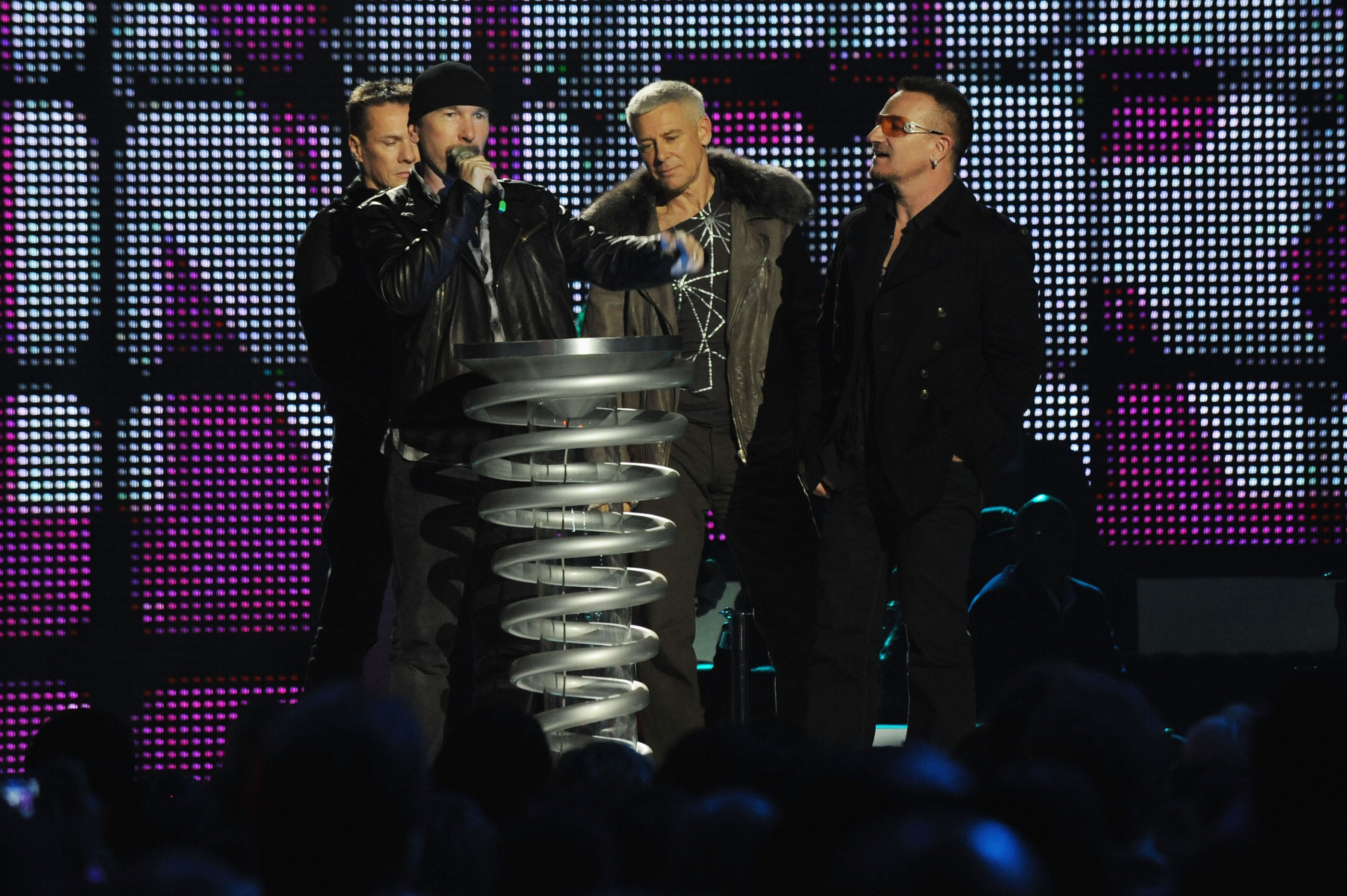 u2