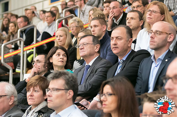 BORICIC I MUTLUGIL NA TRIBINAMA