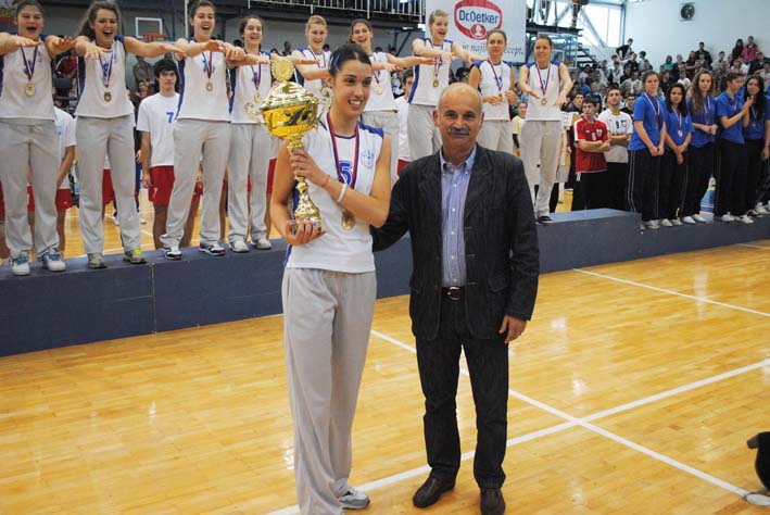 kadetkinje_beograd_trofej_2011