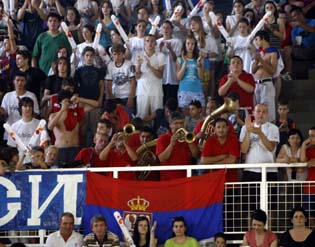 navijaci_srbija_britanija