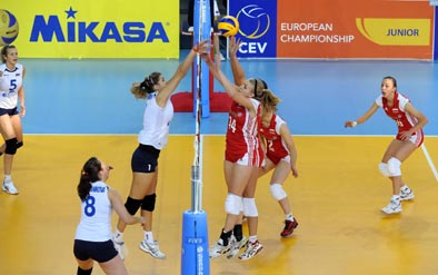 slovacka_poljska_juniorke