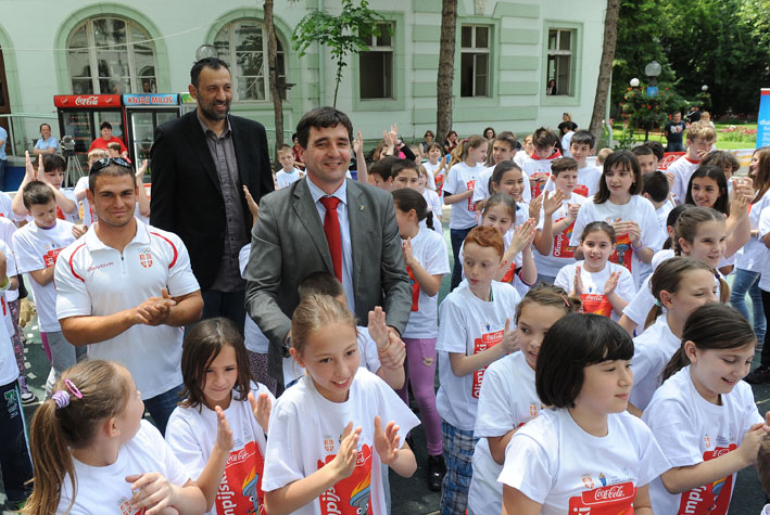 Divac i Bosnjak sa decom