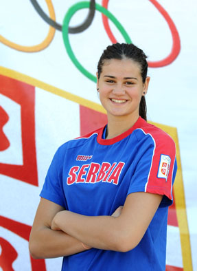 Katarina Lazovic nosilac zastave Srbije