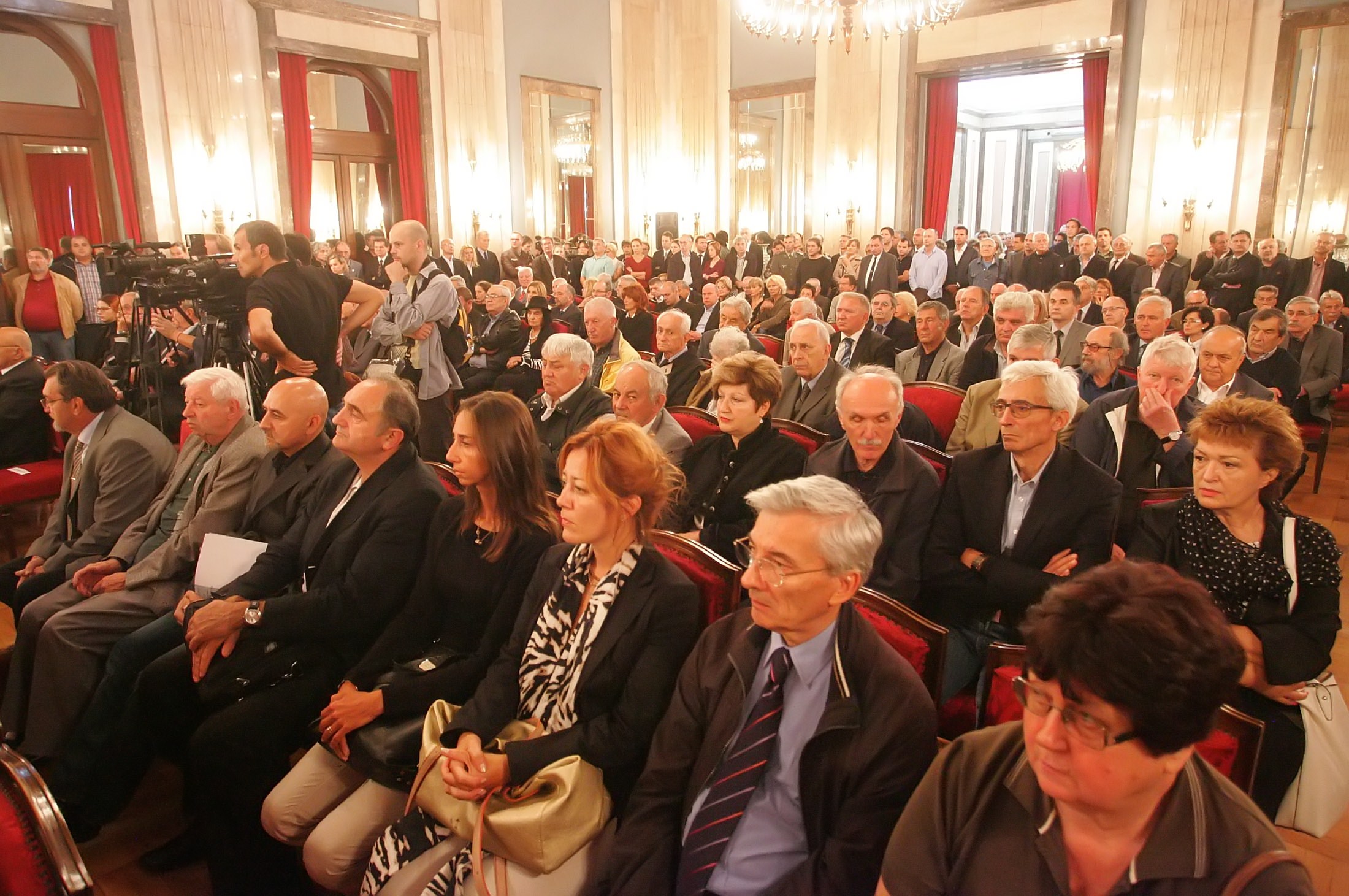 Komemoracija povodom smrti Predraga Manojlovica