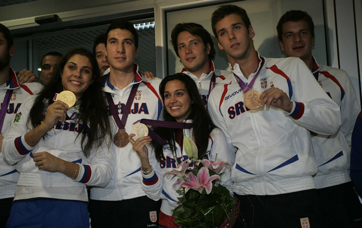 Aerodrom docek olimpijaca012