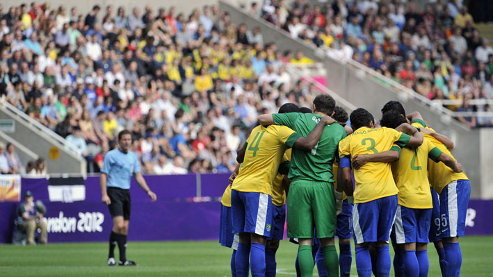 Brazilian team huddle